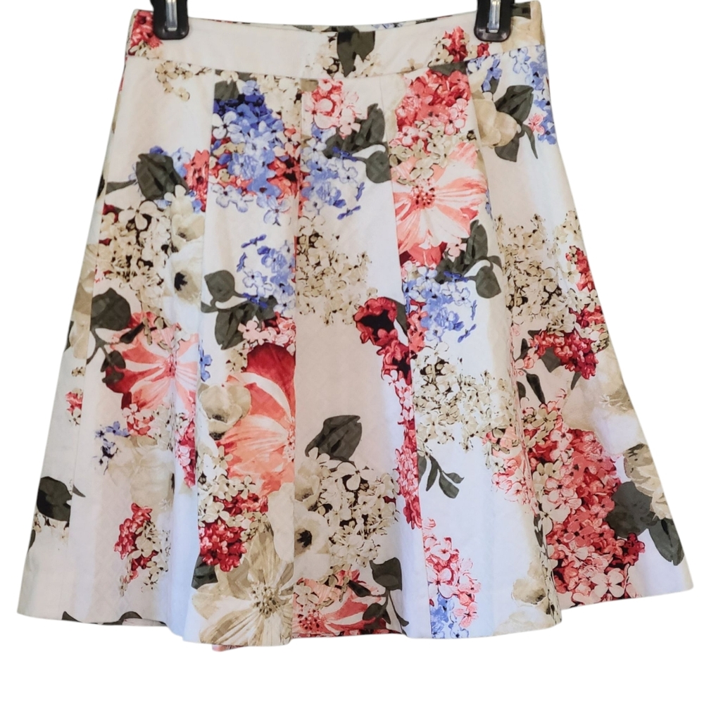White House Black Market Floral Skirt